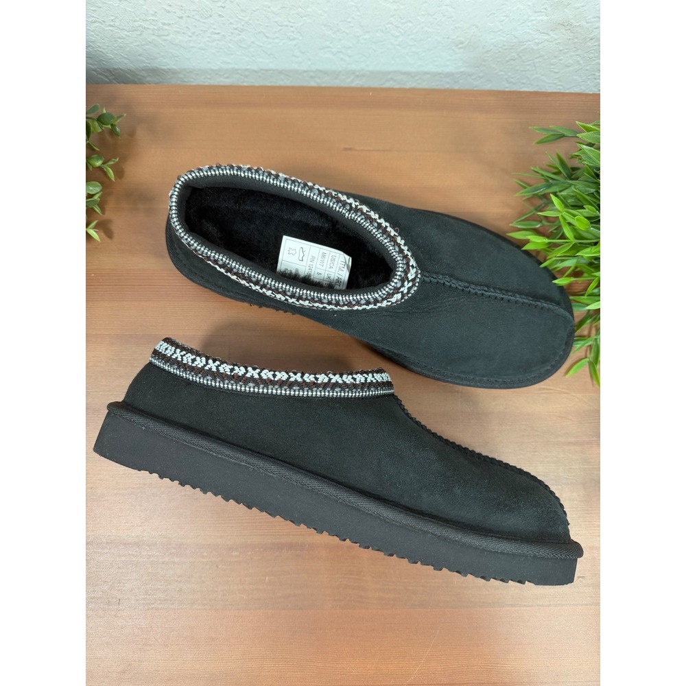 Kirkland Signature Unisex Black Shearling Slippers Size M6/W7